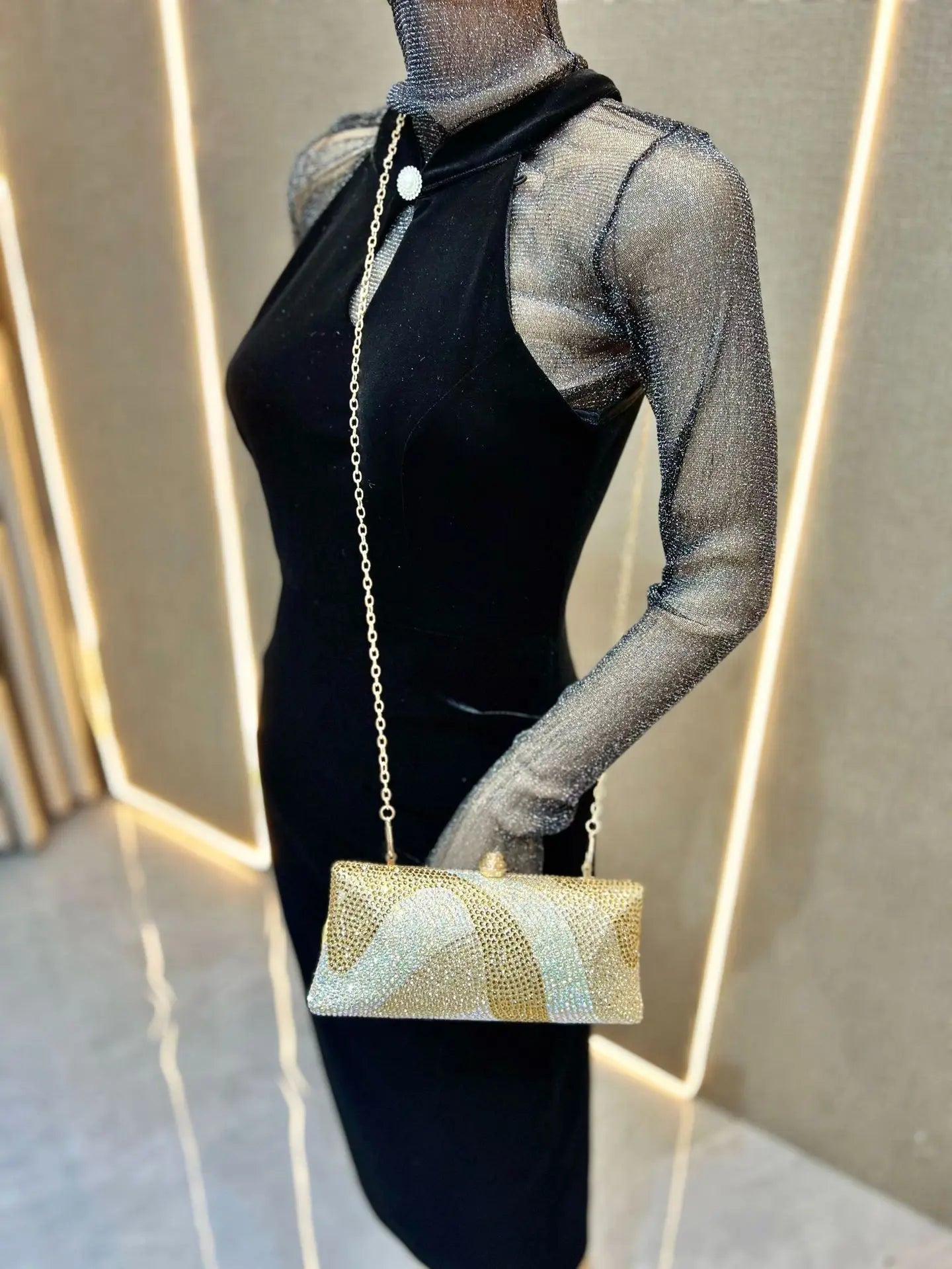 Fashion Trendy Rhinestone Evening Bag | Shiny Glitter Party Clutch & Phone Holder | Large Capacity Women’s Baguette Handbag | Glamorous Sparkling Purse for Party & Daily Use Luxegan