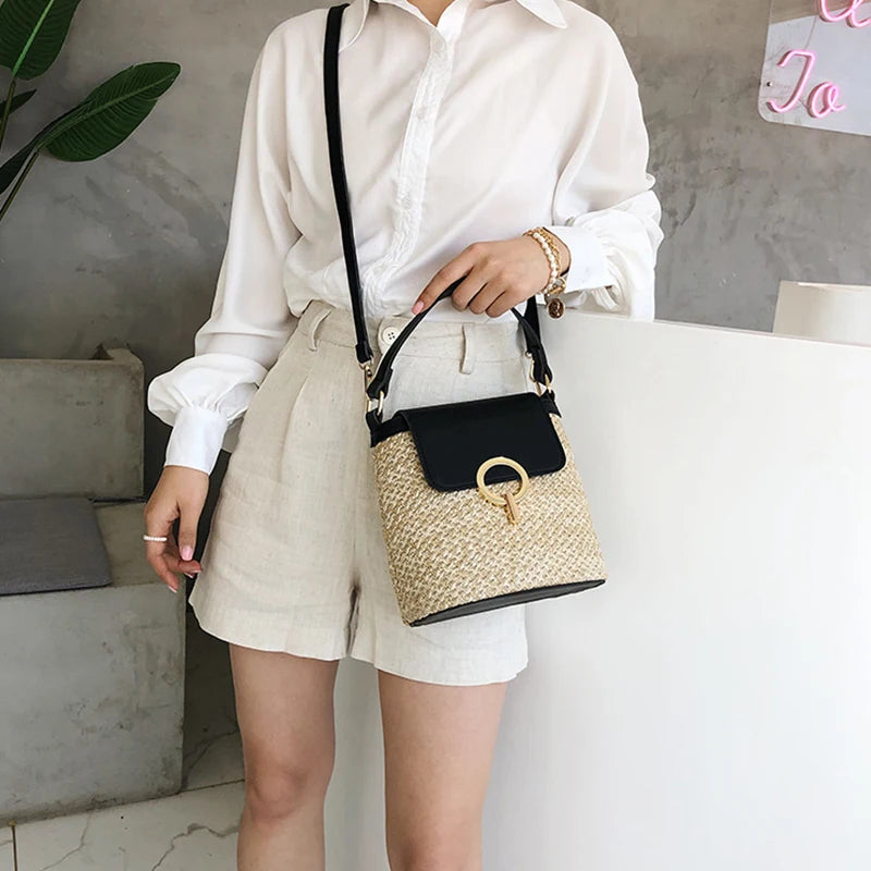 Summer Straw Bucket Bag for Women | Sophisticated Rattan Lady Travel Purse | Elegant Handmade Knitting Pattern Shoulder Bag | Fashion-Forward Straw Messenger with "Dignified" Chain Accent Luxegan