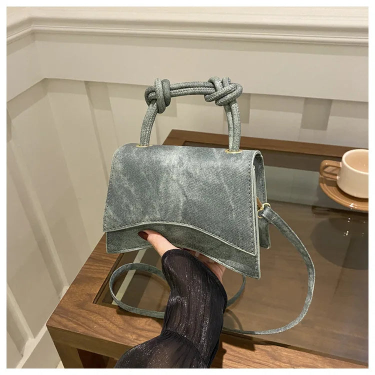 Fashionable Women's Shoulder Bag | Pure Color Trendy Crossbody Bag & Simple Casual Diagonal Bag (Small Square Bags for Autumn & All Seasons) Luxegan