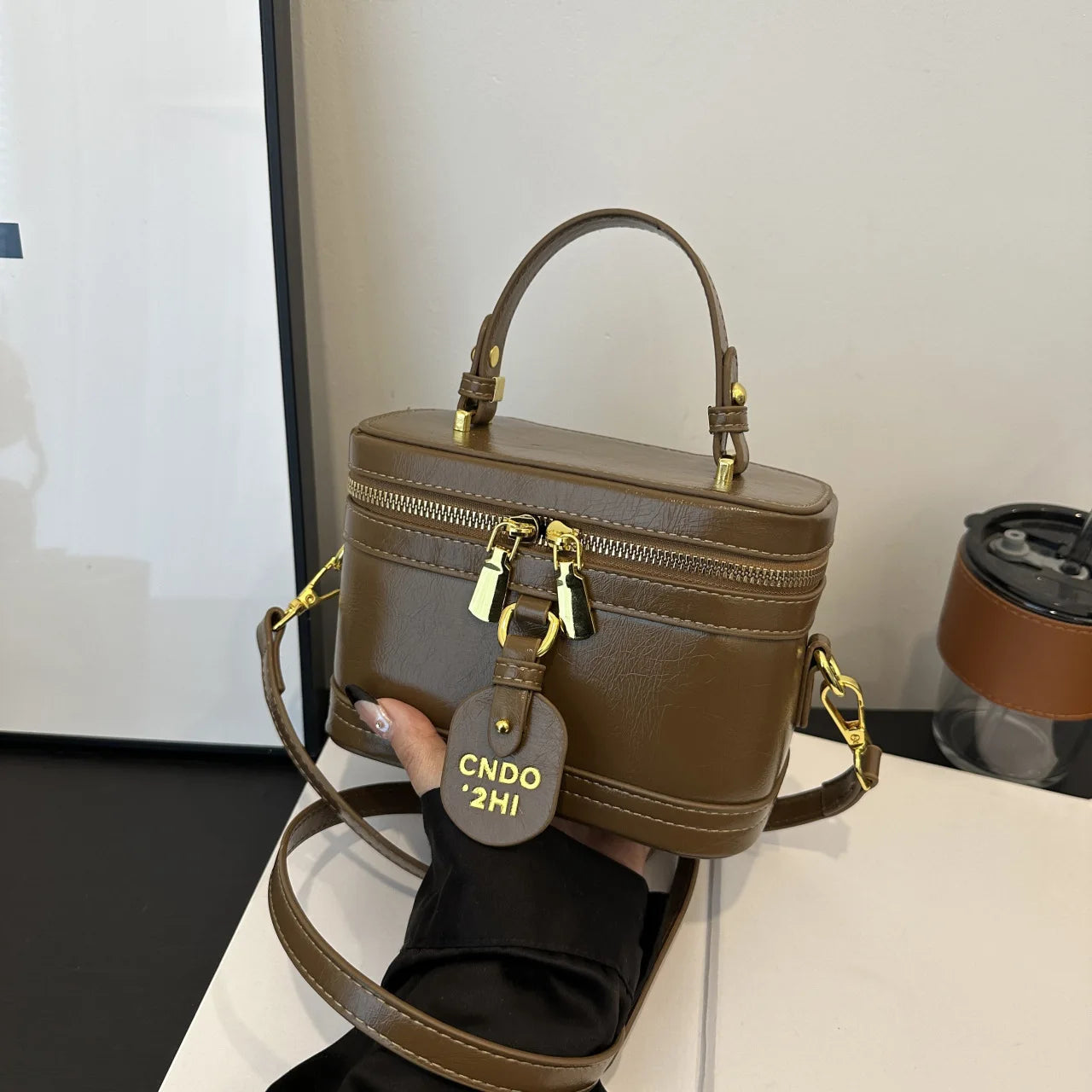 New Retro Versatile Shoulder Bag | High-End Casual Oblique Span Women's Hand Bucket Bag (Fashionable Crossbody) Luxegan