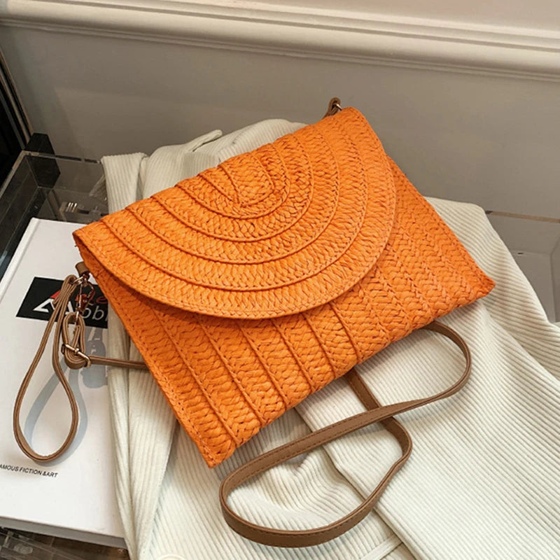 Bolsos de playa de verano para mujer Bolso bandolera de paja hecho a mano con sobre Bolso de hombro trenzado Bolso de mano de vacaciones tejido
