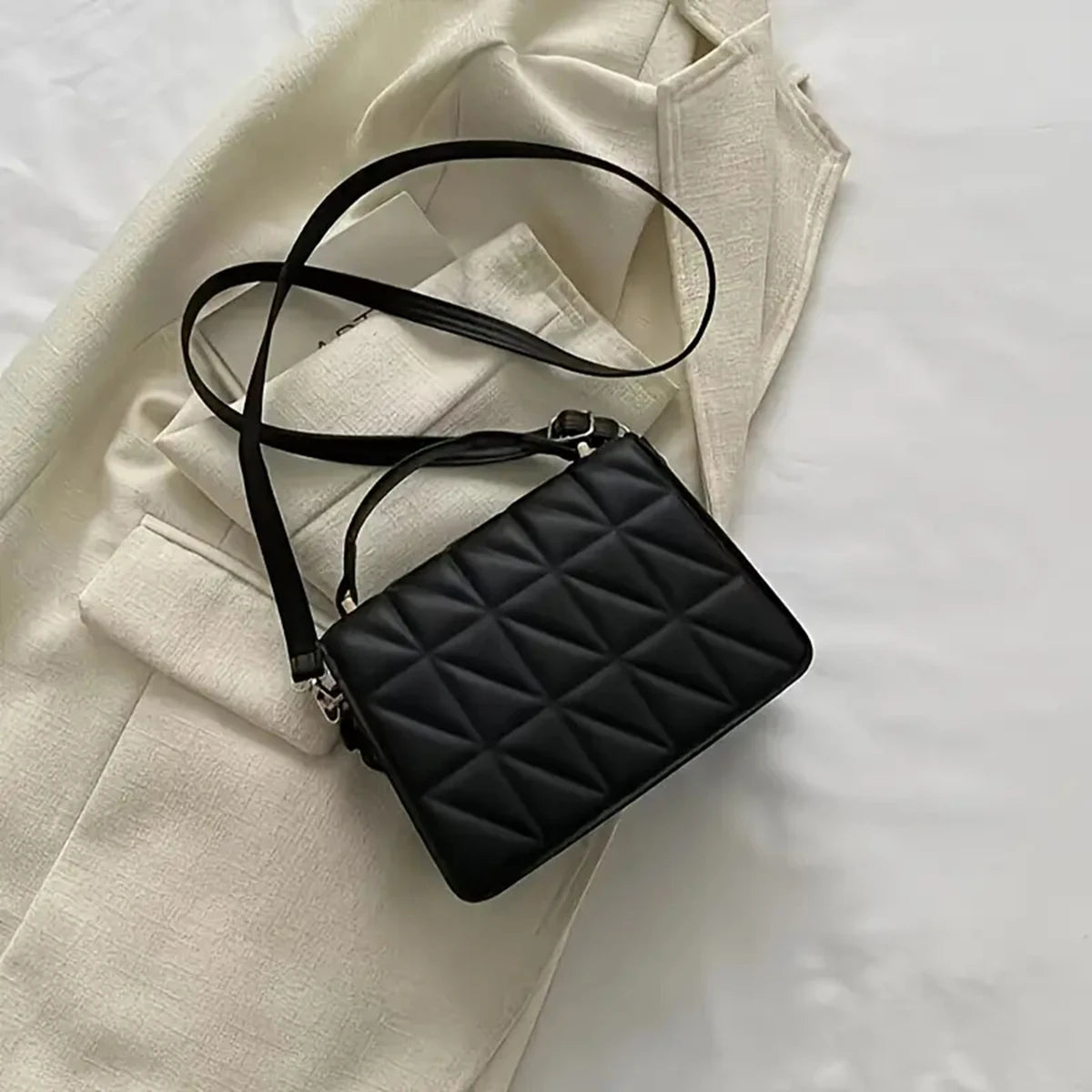 Diamond Chain Handbag Women's | Fashion Retro Embossed Small Square Bag & Single Shoulder Crossbody Bag Luxegan