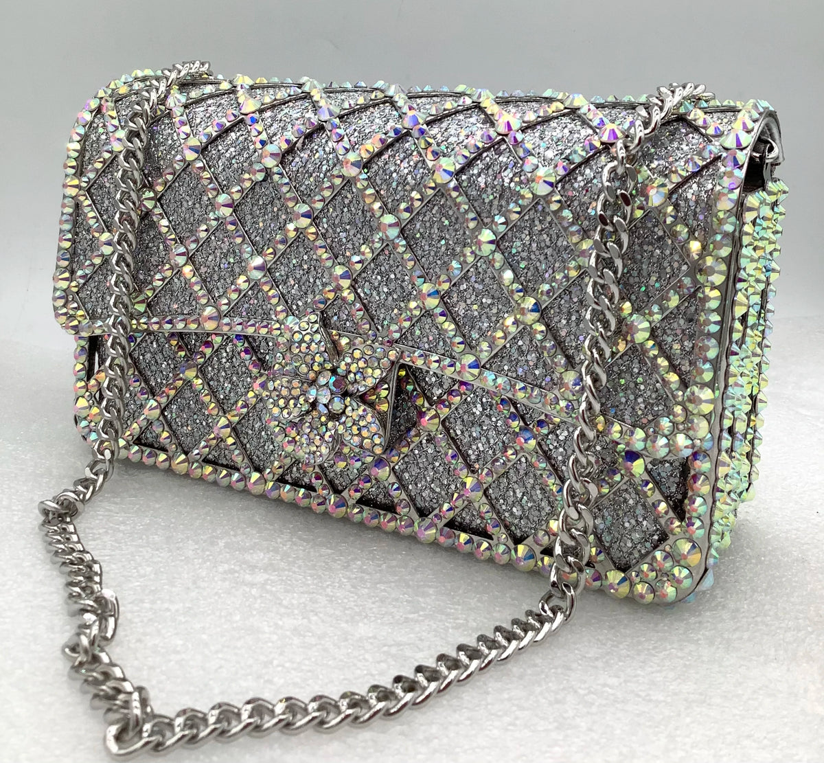 Luxury Jeweled Minaudière Clutch | Long Chain Messenger Messenger Bag for Party & Wedding | Diamond & Gem Encrusted Metallic Handbag | Women’s High-Fashion Evening Shoulder Bag (Model 01) Luxegan