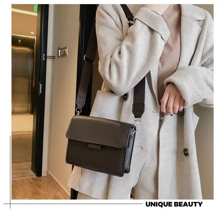 Classic Designer PU Leather Crossbody Bag for Women Travel Handle Handbag | Fashion Shoulder Messenger Bag Ladies Small Flap Bag Luxegan