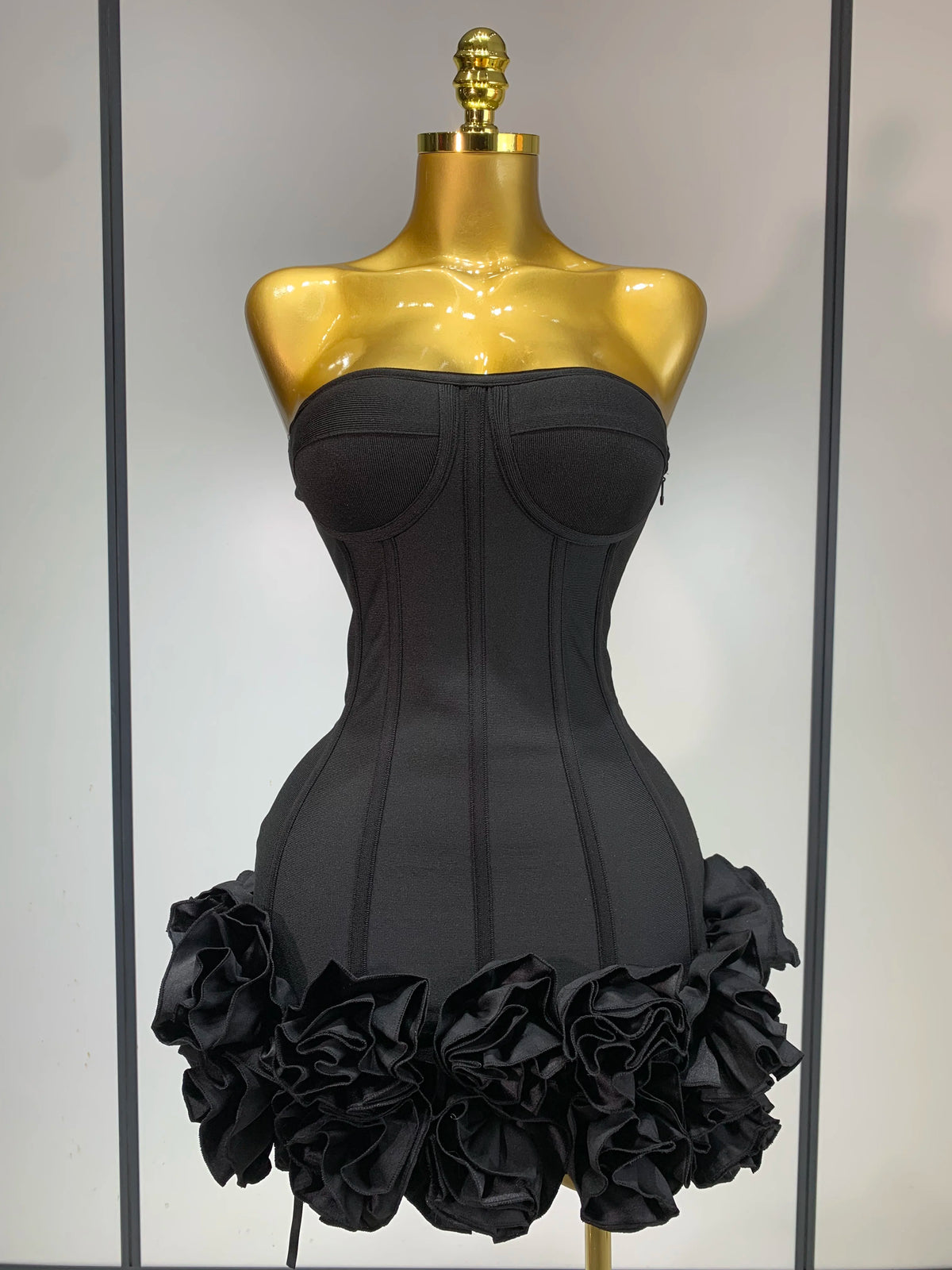 Solid Strapless Sleeveless Floral Appliqué Detail Slim Fit Sheath Mini Dress – Natural Waist, All Season Luxegan
