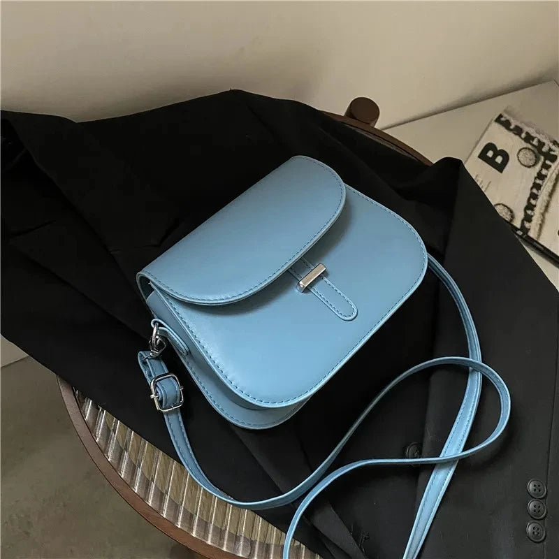 Fashion Women's Crossbody Saddle Bag | Retro Semicircle Handbag & Designer Messenger Bag Luxegan