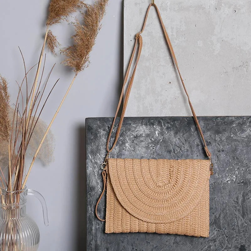 Bolsos de playa de verano para mujer Bolso bandolera de paja hecho a mano con sobre Bolso de hombro trenzado Bolso de mano de vacaciones tejido
