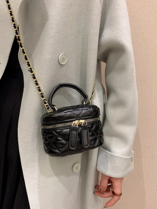 Diamond-Quilted Leather Bucket Bag | Gold Chain Shoulder Strap & Golden Zipper Details (Multi-Color Ripped Edge Vintage Style) Luxegan