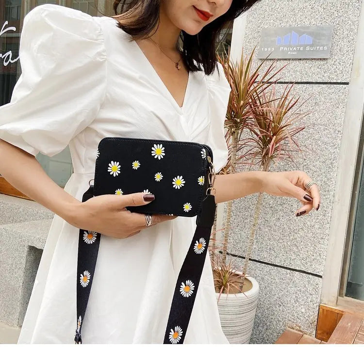 Fashion Women's Daisy Pattern Shoulder Bag | Classic Elegant Handbag & Small Square Tote Luxegan