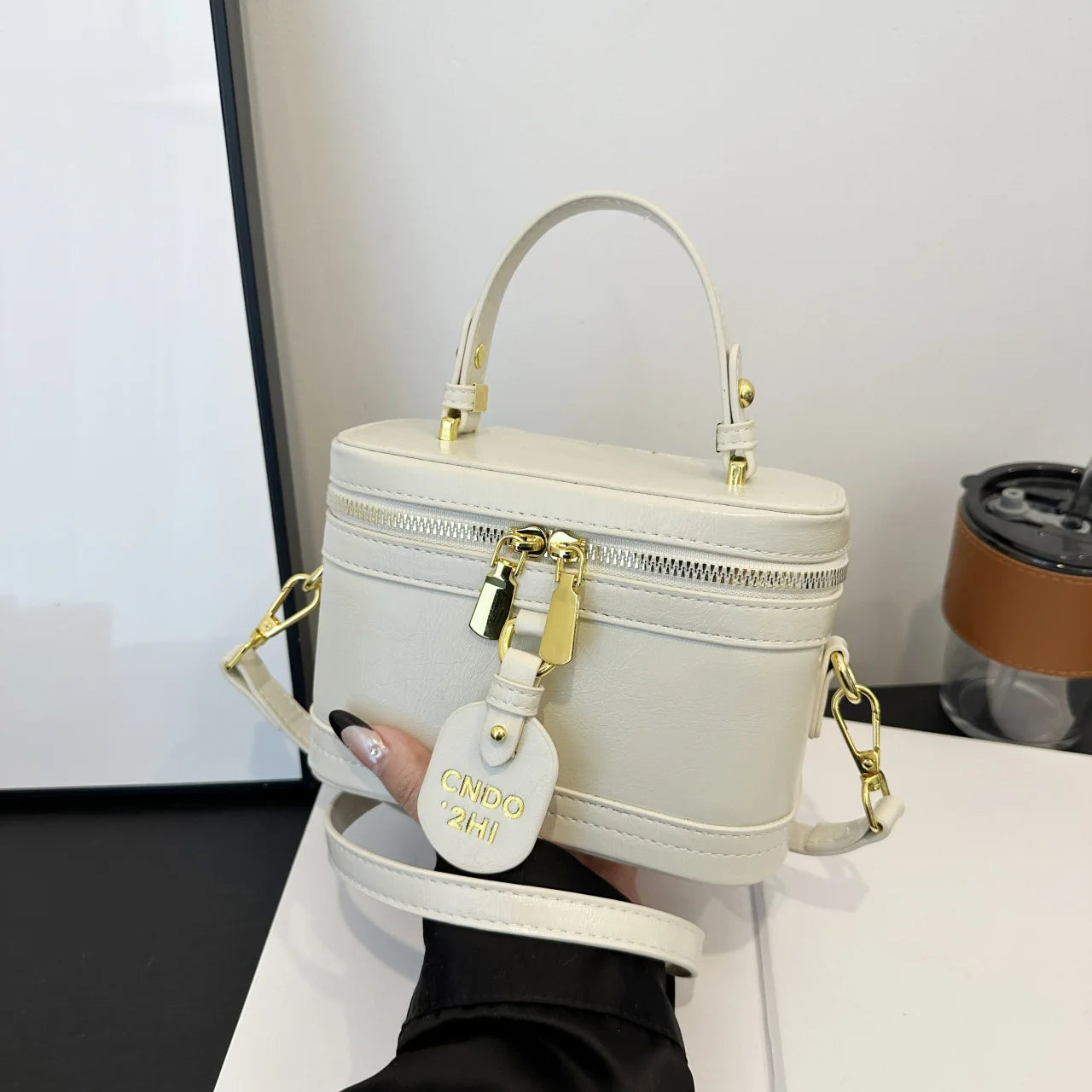 New Retro Versatile Shoulder Bag | High-End Casual Oblique Span Women's Hand Bucket Bag (Fashionable Crossbody) Luxegan