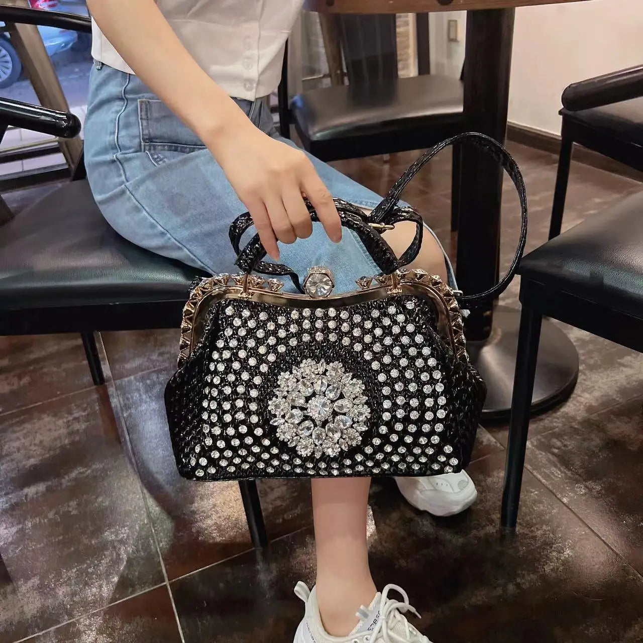 New Summer "Explosive Texture" Shoulder Bag | Senior Sense Diamond-Inset Handbag & Large Capacity Minority Crossbody Luxegan