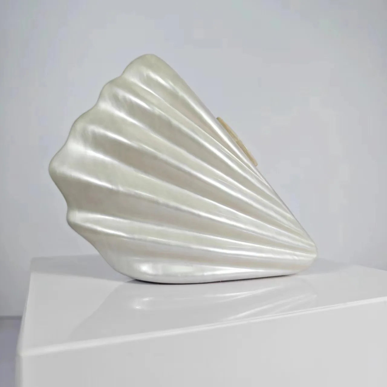 Luxury Marble Pearl Box Clutch | Sophisticated "Shell Brown" Silhouette | Elegant Designer Acrylic Handbag | "Dignified" High-Performance England Style Essential for Radiant Versatile Styling Luxegan