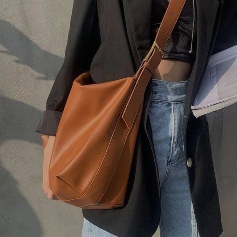Vintage Big Capacity Shoulder Bag | Soft Leather Crossbody & Armpit Satchel Bag (Casual Portable Handbag Purse - Bolsa) Luxegan