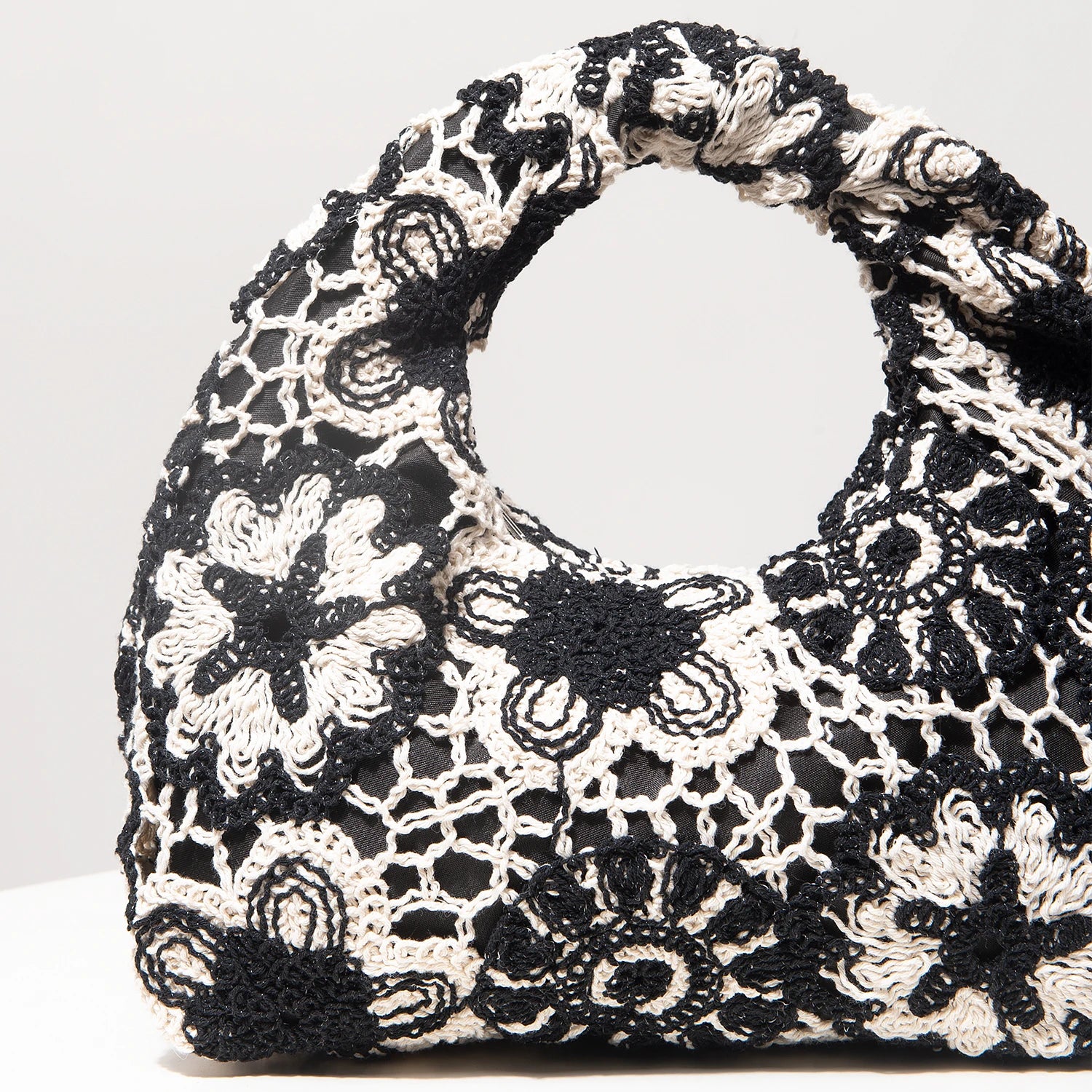 Soft Bohemian Hollow Woven Handbag | Zippered Crochet Beach Tote Luxegan