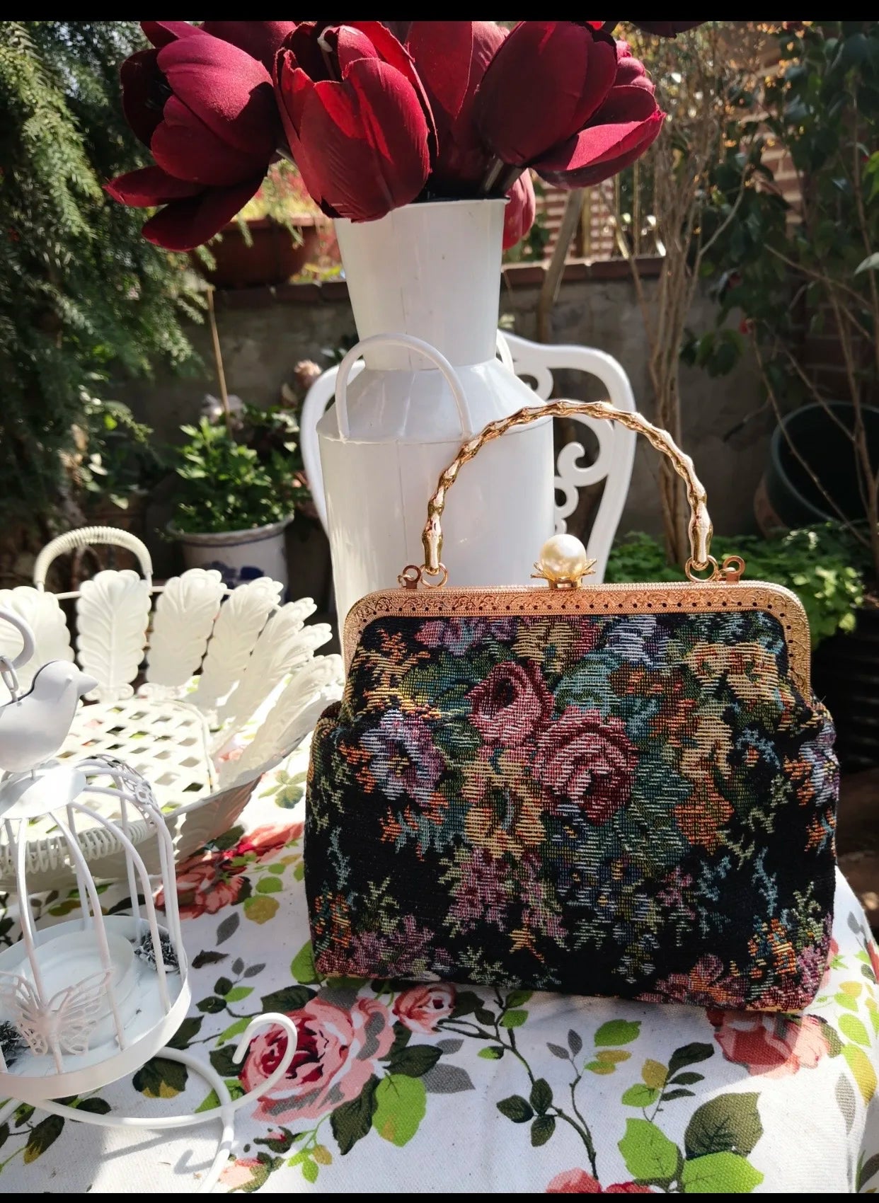 Lost in Vintage Inspiration Baroque Clutch | Floral Tapestry Pearl Bead Purse | Gold-Tone Metal Frame Kiss-Lock Evening Bag with Chain Strap Luxegan