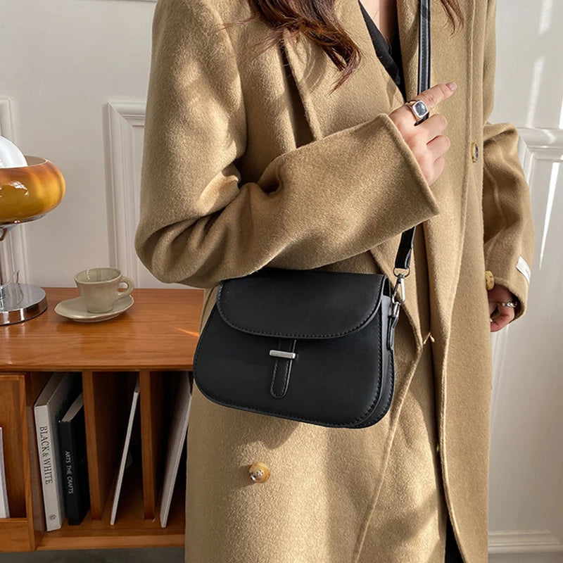 Fashion Women's Crossbody Saddle Bag | Retro Semicircle Handbag & Designer Messenger Bag Luxegan