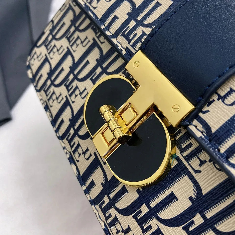Letter Print Lock Luxury Handbags | Women's Shoulder Bags & Designer Crossbody Purses (Chain Strap Clutch Bag) Luxegan