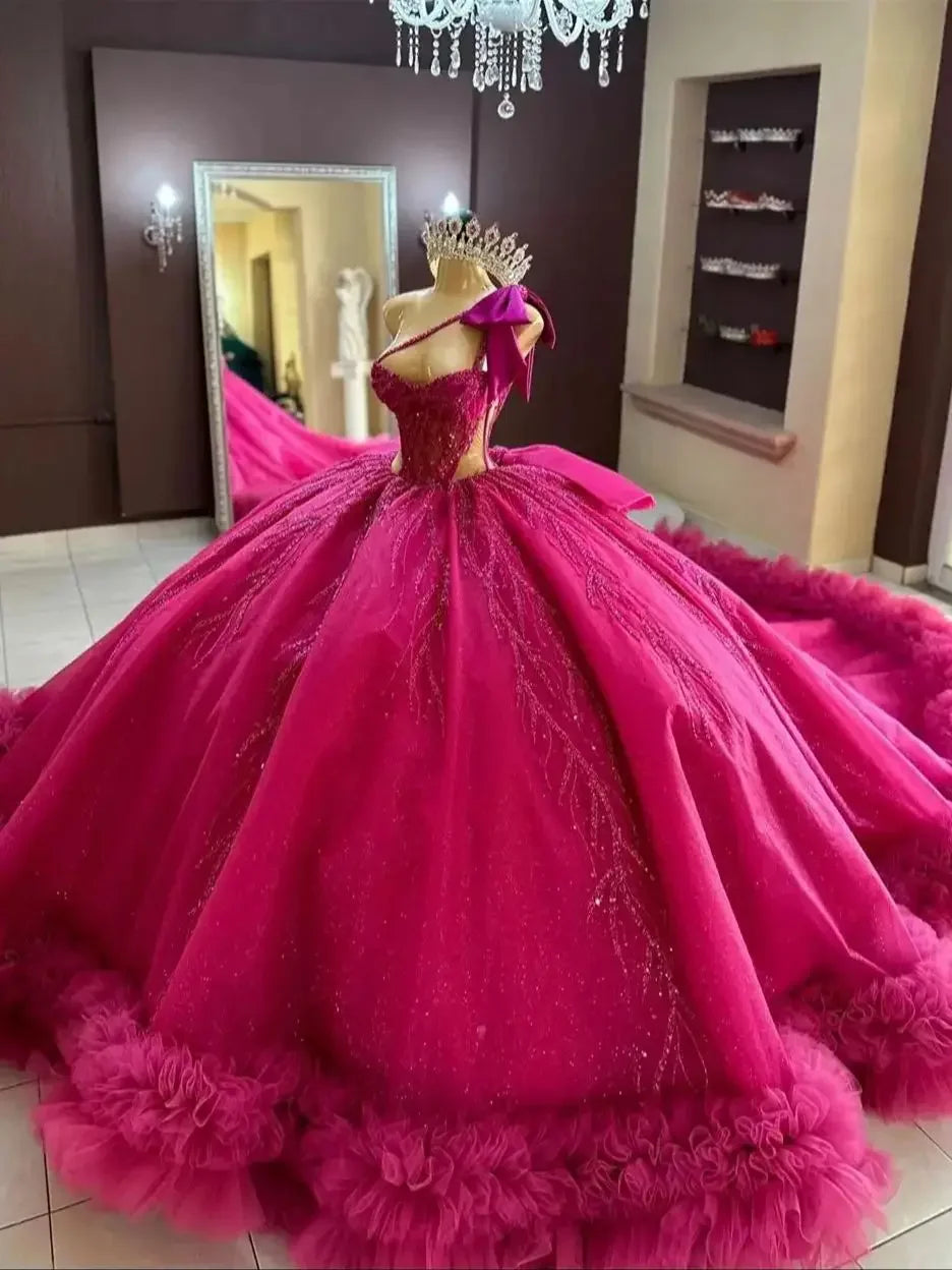 Red Puff Ruched Train Ball Gown Quinceanera Dress With Bow One Shoulder Beaded Appliques Sweet 15 Vestidos De 15 Años Customized