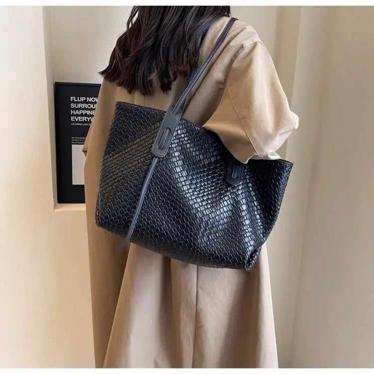 Vintage Diamond Woven Tote Bag | Fashion & Travel Shoulder Handbag Luxegan