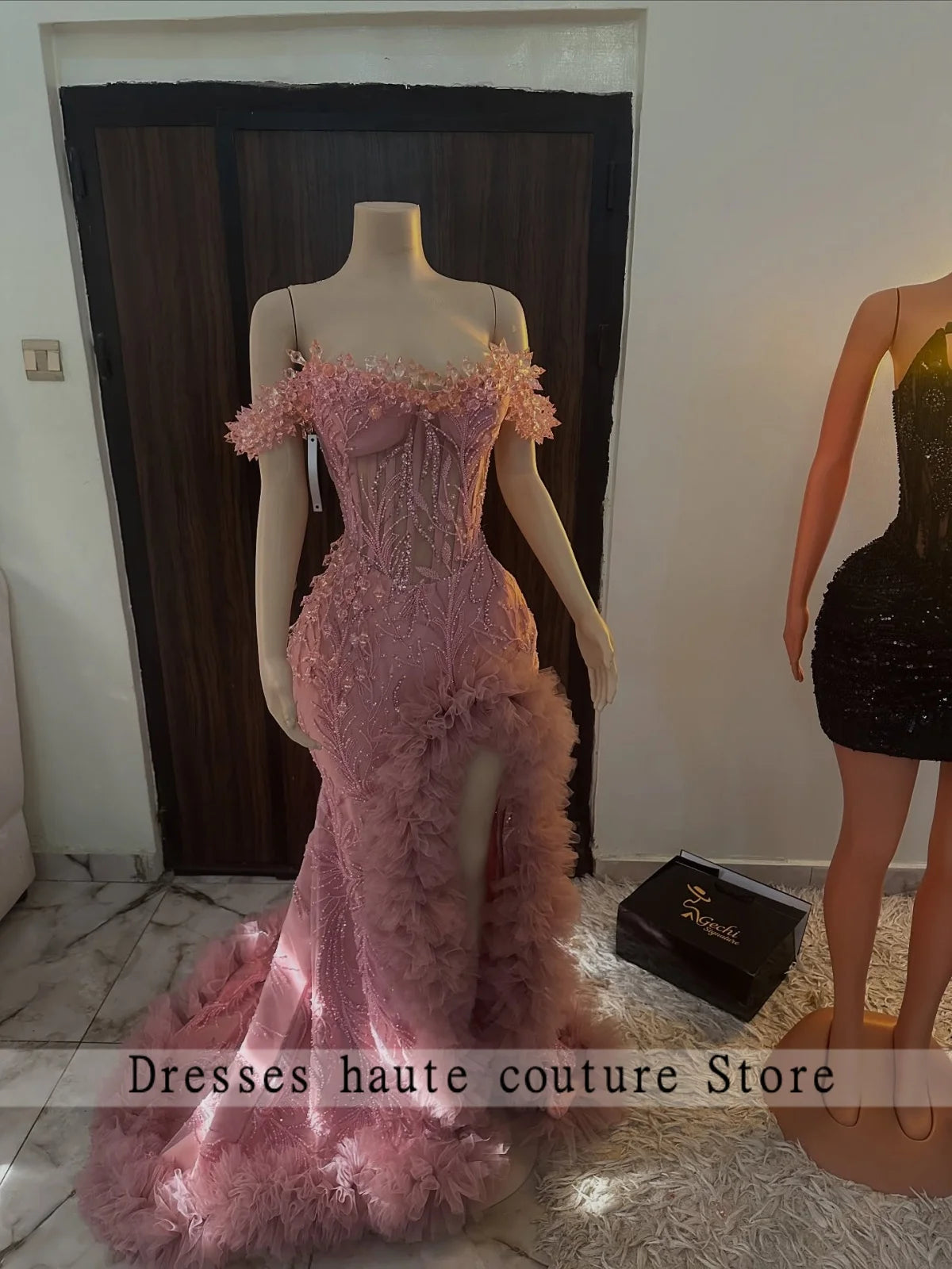 Luxury Pink Diamond Prom Dress | African Women's High Slit Formal Wedding Gown | Exquisite Crystal Beaded Ruffle Evening Dress | Premium Mermaid Floor-Length Sleeveless Robe with Built-in Bra Luxegan
