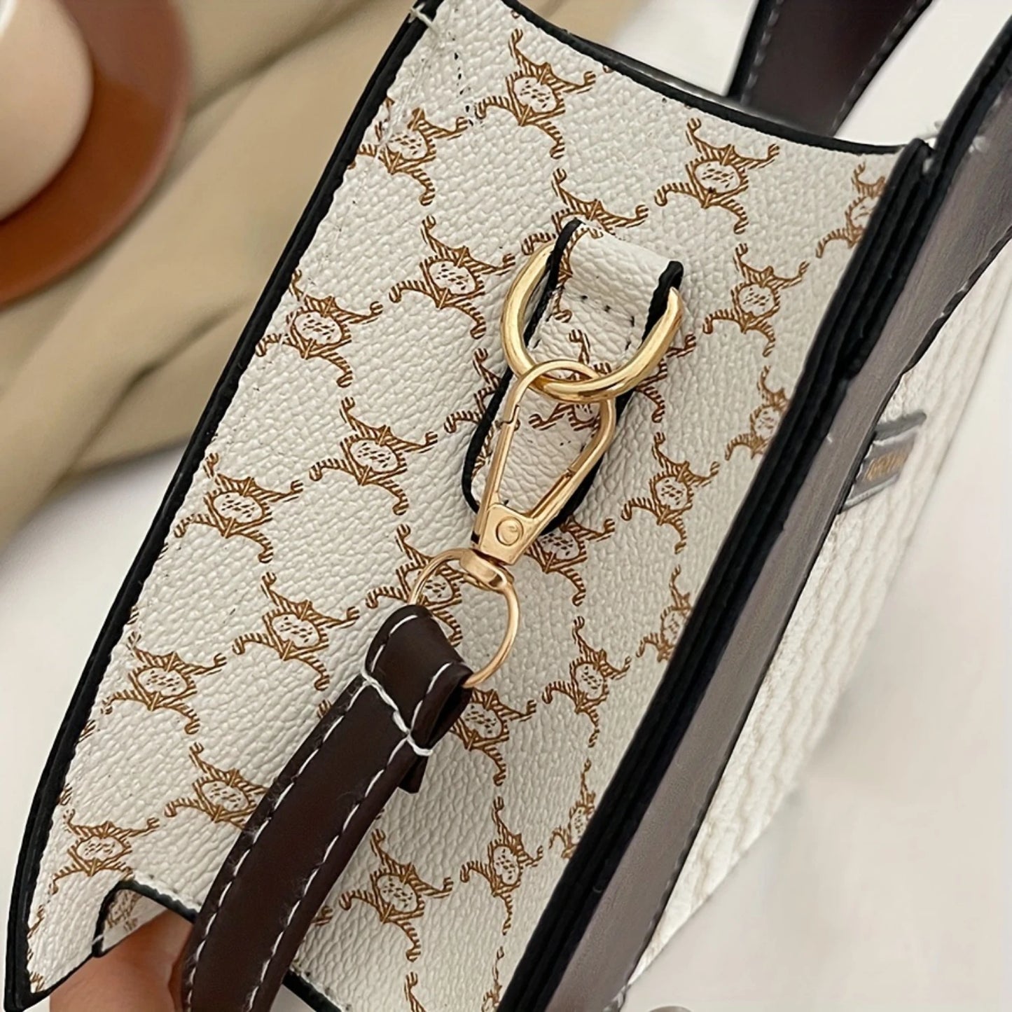 Designer Mini Crossbody Bag, Vintage-Inspired PU Shoulder Handbag for Women, Chic Commuter Tote with Metallic Clasp