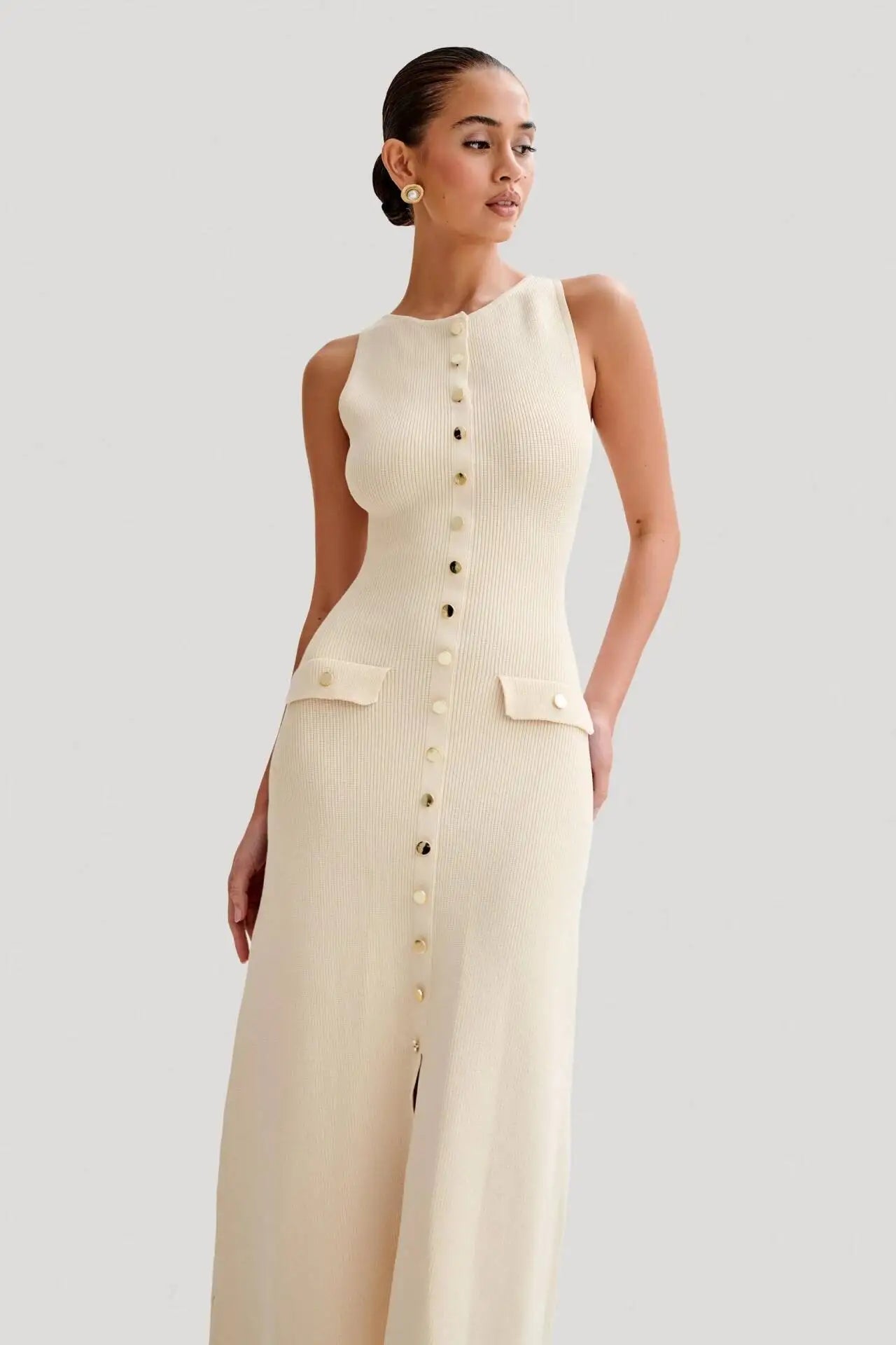 Sleeveless Button-Trim Sheath Maxi Dress | O-Neck Slim Fit Office & Vintage Dress Luxegan