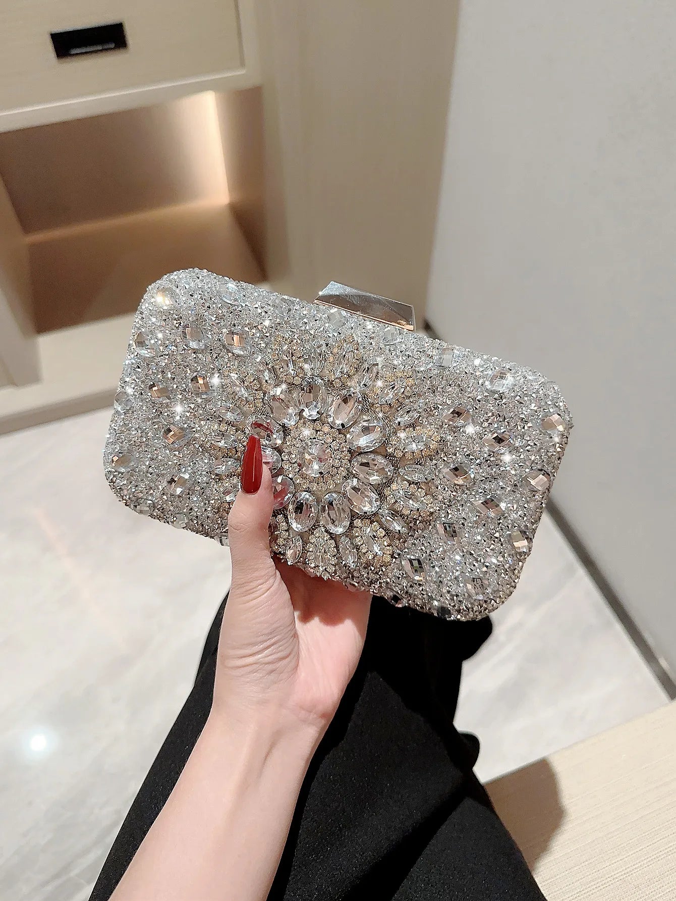 Popular Shiny Rhinestone Diamond Evening Bag | Sophisticated Classy Square Box Clutch | Elegant Beaded Minaudière Dress Bag | Fashion-Forward Rhinestone Chain Bag for Weddings and Galas Luxegan