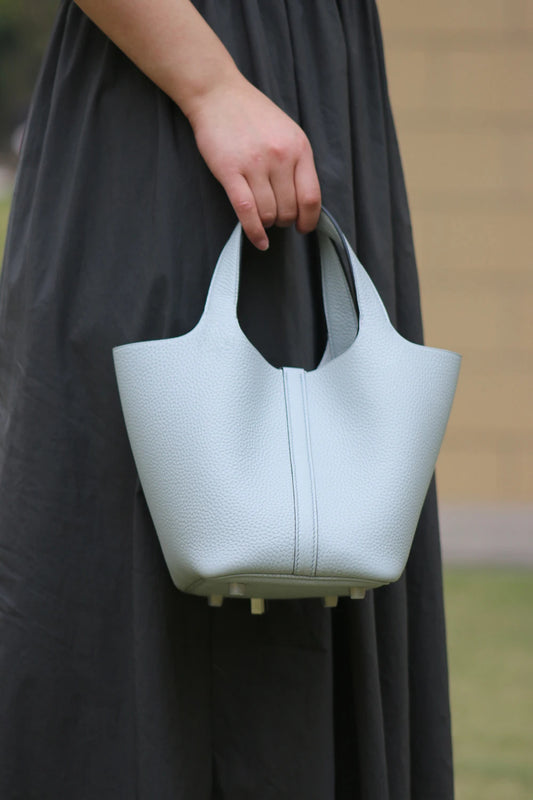 Luxury Caviar Leather Bucket Bag | Vintage Chain Crossbody Tote Luxegan