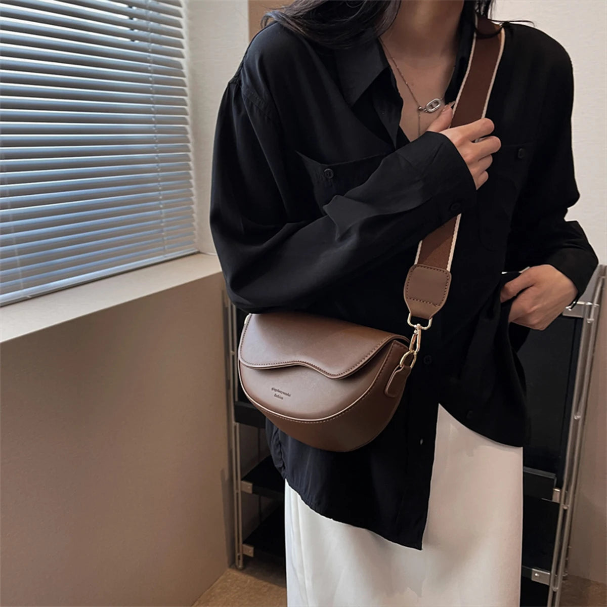 Fashion Letter Minimalist Crossbody Bag | Lightweight PU Shoulder Bag with Magnetic Flap Luxegan