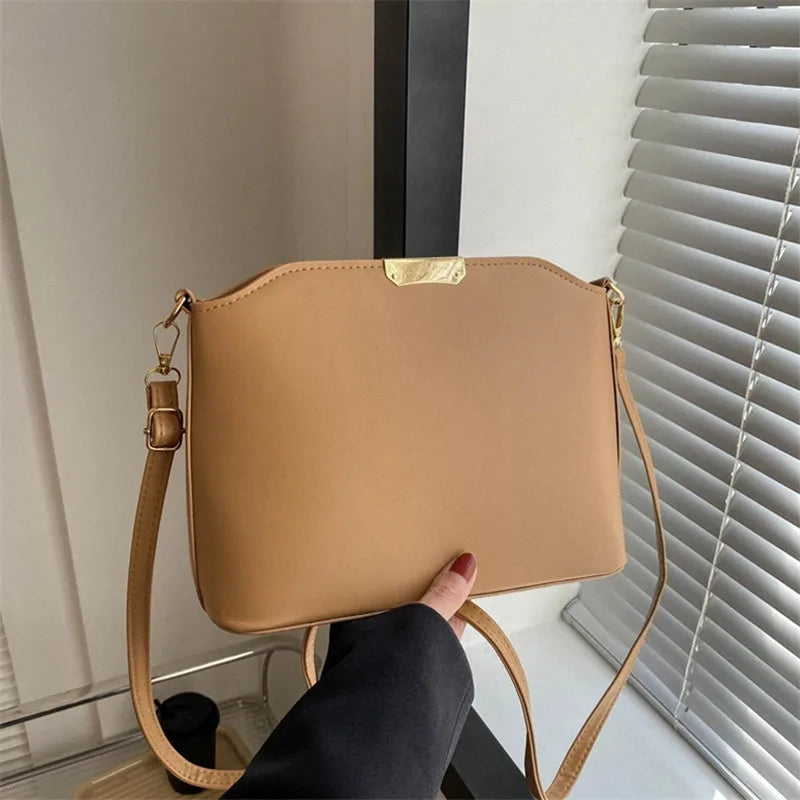 PU Leather Solid Shell Bag | Moderate Hardness Retro Metal Decor Crossbody Luxegan