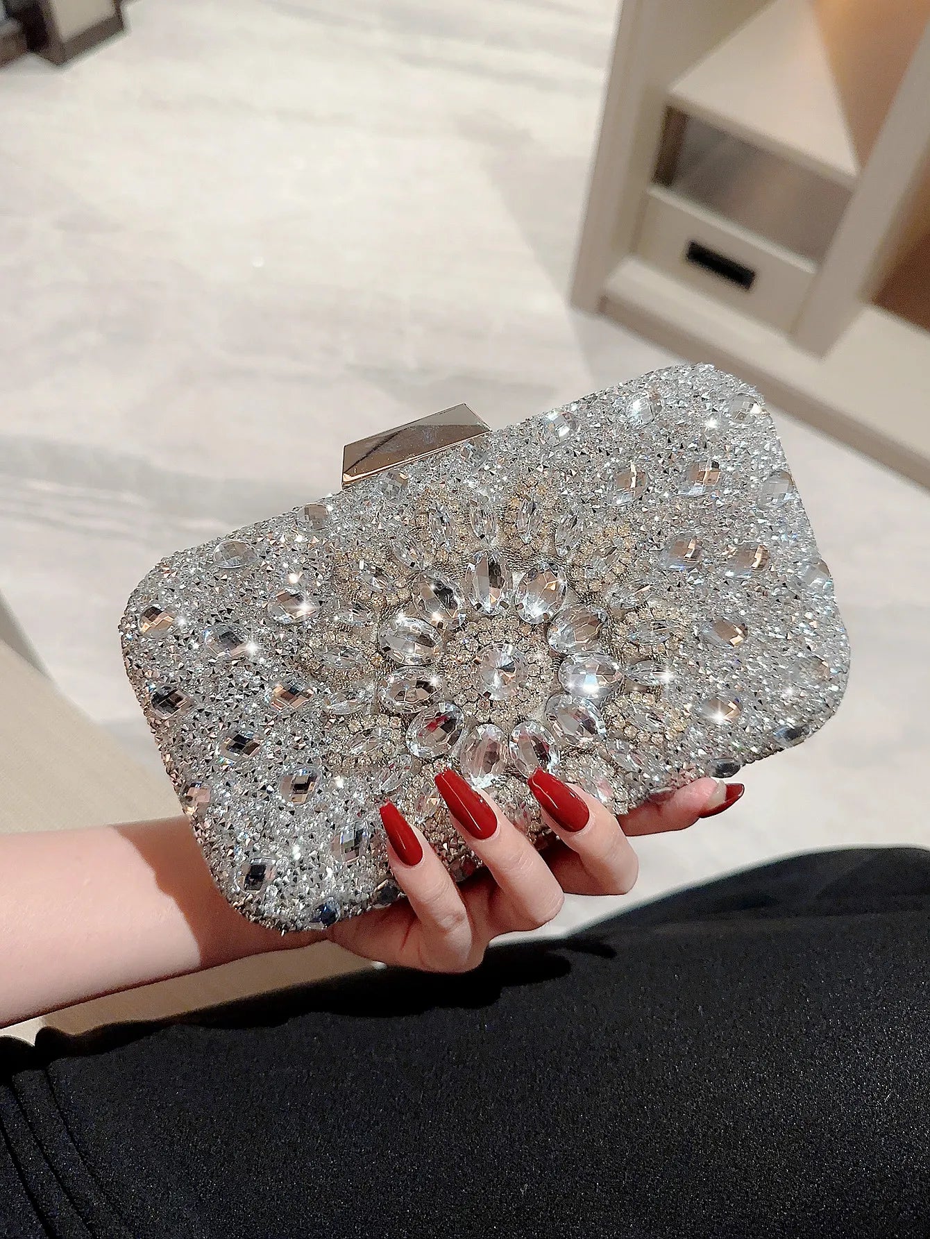 Popular Shiny Rhinestone Diamond Evening Bag | Sophisticated Classy Square Box Clutch | Elegant Beaded Minaudière Dress Bag | Fashion-Forward Rhinestone Chain Bag for Weddings and Galas Luxegan