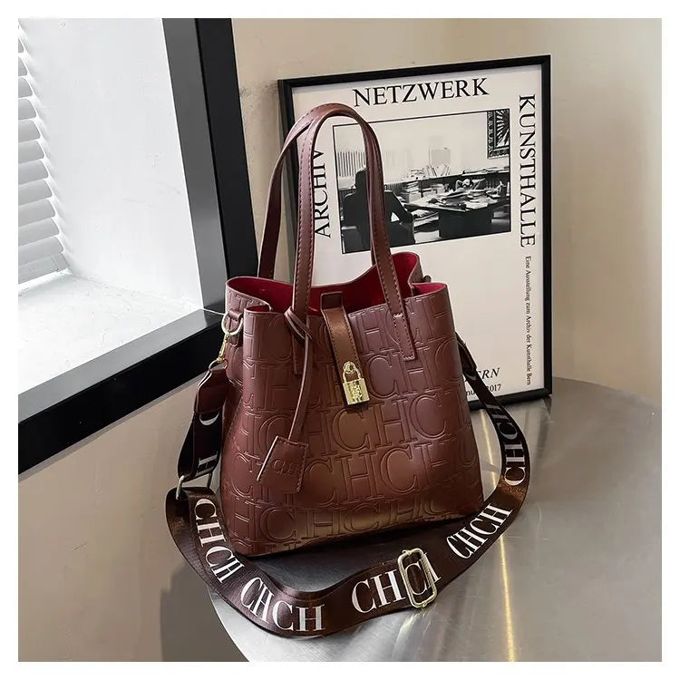 Women's New Large-Capacity Bucket Bag | Winter Fashion Letter Printing Temperament Versatile Messenger Bag Luxegan