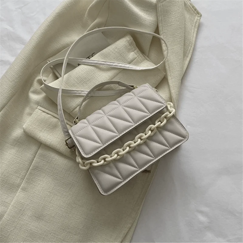 Mini Casual Quilted Crossbody Bag | Small Quilted Handbag Tote with Magnetic Closure | Fashionable Diamond Lattice Shoulder Bag for Women (Daily Use) Luxegan