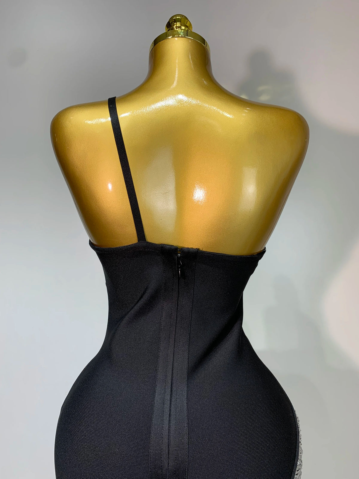 Women's Black Sleeveless Bodycon Dress with Silver Tassel Luxegan