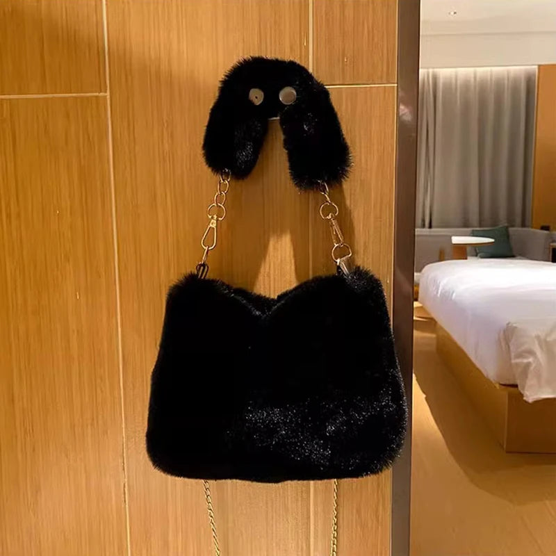 Plush Faux Fur Winter Tote Bag | Casual Fluffy Crossbody & Shoulder Bag | Fashionable Soft Chain Handbag for Girls | Trendy Winter Faux Fur Flap Purse for Women Luxegan