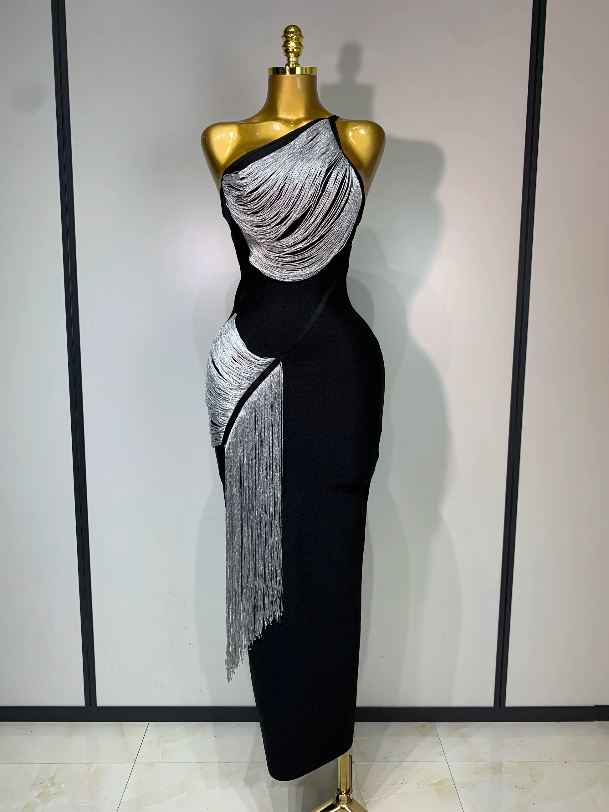 Women's Black Sleeveless Bodycon Dress with Silver Tassel Luxegan