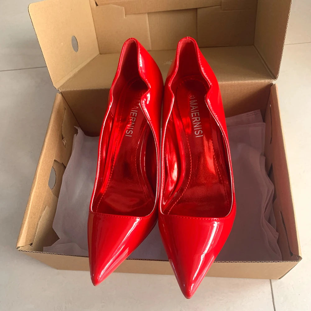 Glossy White Elegant Curl-Cut Stilettos | Sophisticated 12cm V-Cut Wedding Pumps | Elegant "Handmade Patent Leather" Silhouette | "Dignified" Sexy Pointed Toe Party Shoes for Radiant Versatile Styling Luxegan