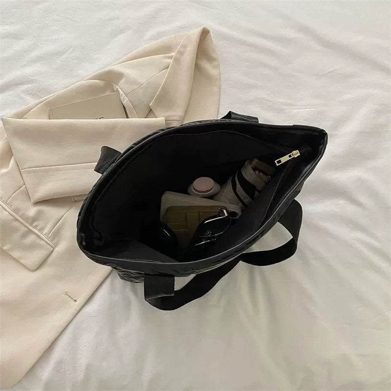 Stylish Single Shoulder Bag | Solid Color Zipper Closure & Square Shape Luxegan