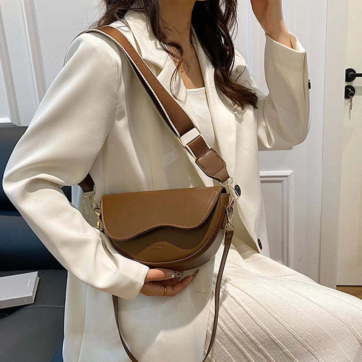 Casual Minimalist Ladies Crossbody Saddle Bag | Fashionable Underarm Bucket Bag | Trendy Split Leather Shoulder Bag for Women (Versatile Daily Use) Luxegan