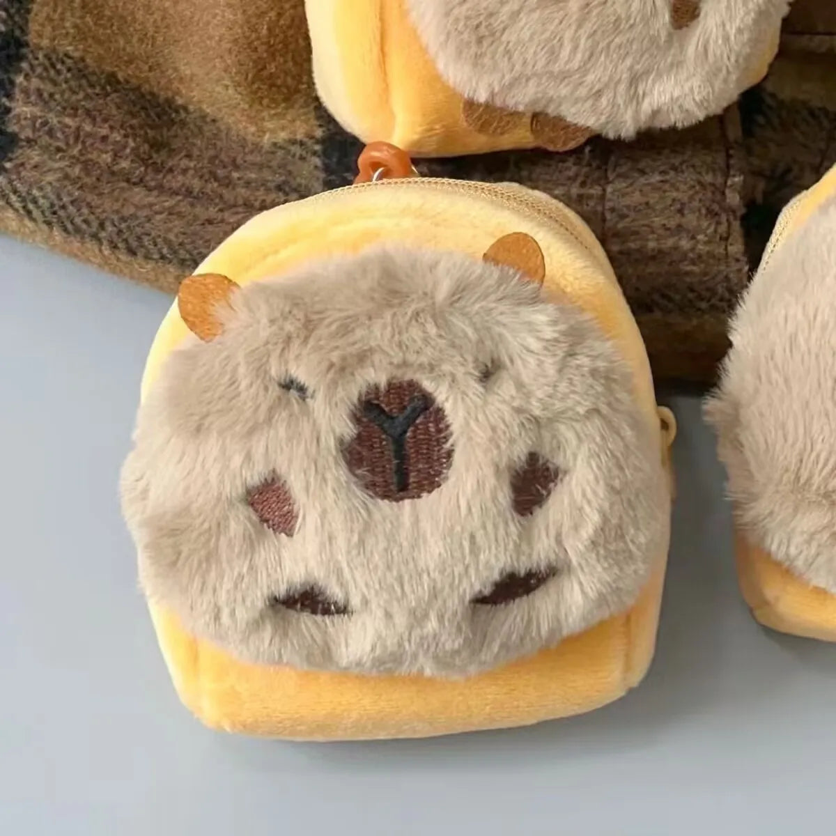 Kawaii Capybara Plush Coin Purse | Lovely Cartoon Round Bag & Headphone Storage Luxegan