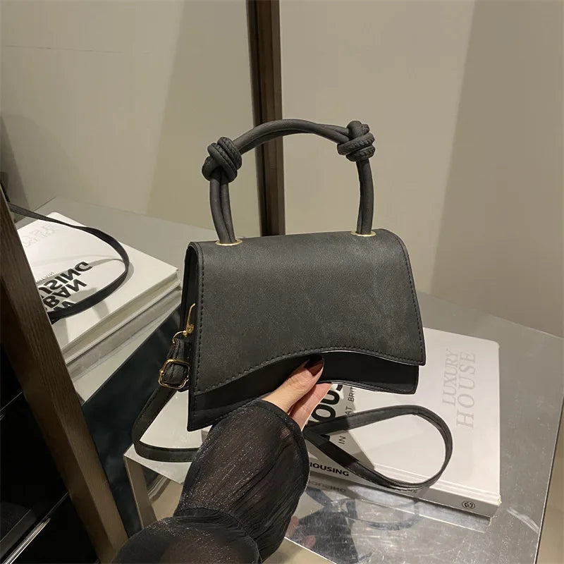 Fashionable Women's Shoulder Bag | Pure Color Trendy Crossbody Bag & Simple Casual Diagonal Bag (Small Square Bags for Autumn & All Seasons) Luxegan