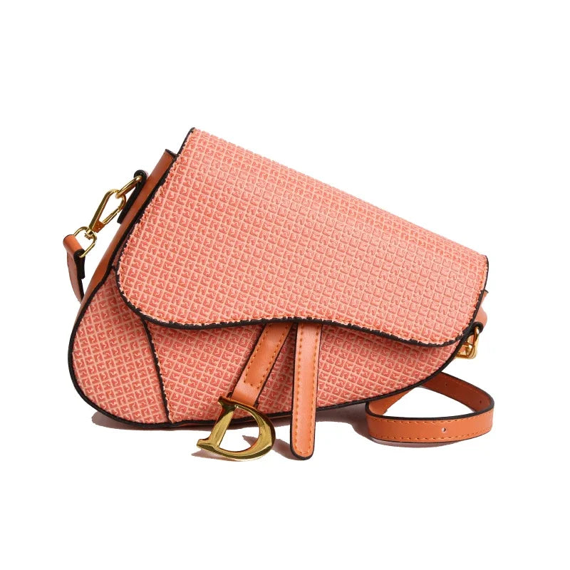 Luxury Popular Shoulder Bag | Designer Tote Purse & Ladies Elegant Chain Strap Crossbody Bag (Suitable for Daily Use) Luxegan