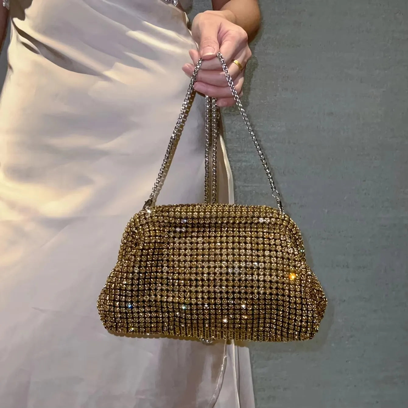 Luxury Glitter Cloud Bag Women's Handbag | Crystal Shiny Rhinestones Diamond Evening Bag (Wedding Party Clutch Purse Shoulder Bag) Luxegan
