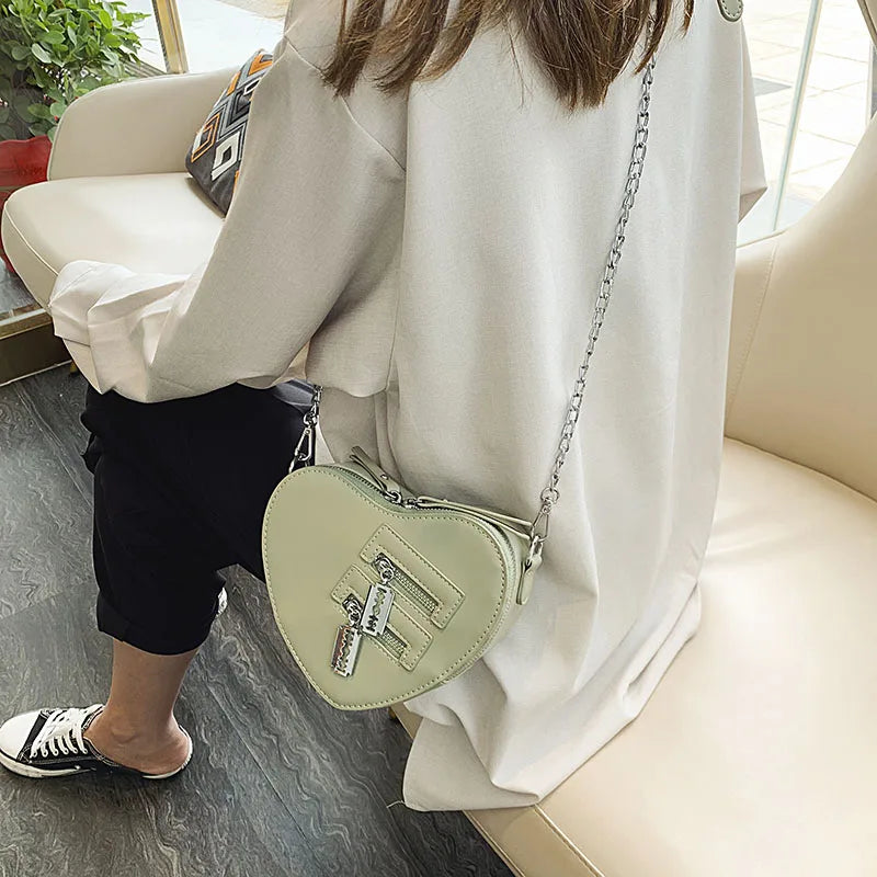 Luxury Designer Heart Shape Shoulder Bag | Top-Quality PU Leather Heart Handbag & Crossbody | Fashionable Gold Chain "Flap" Purse for Women Luxegan