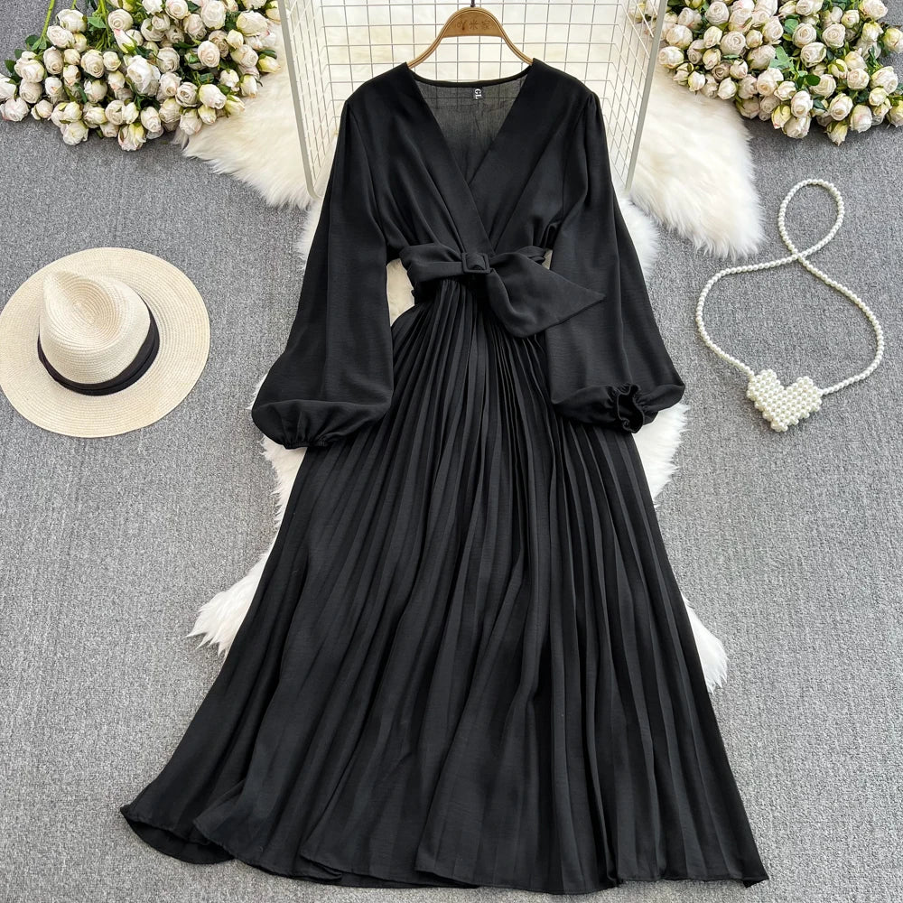 Elegant Vintage Lantern-Sleeve Dress | Sophisticated Slimming V-Neck A-Line Gown | Elegant "High-Waist Pleated" Silhouette | "Dignified" City Girl Fashion Skirt for Radiant Versatile Summer Styling Luxegan