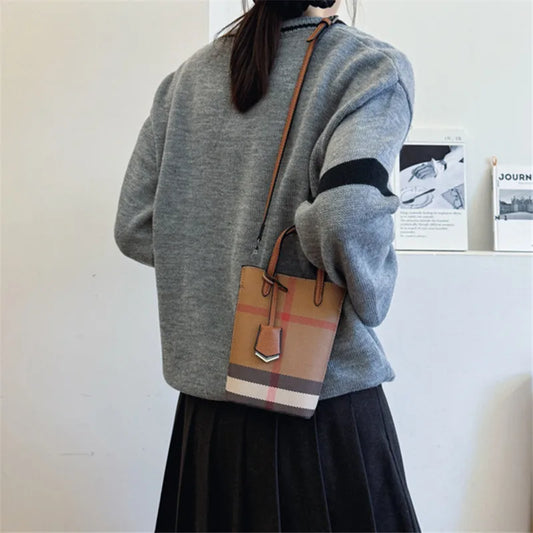 Retro Plaid Crossbody Bag | Compact Bucket Purse with Detachable Strap Luxegan