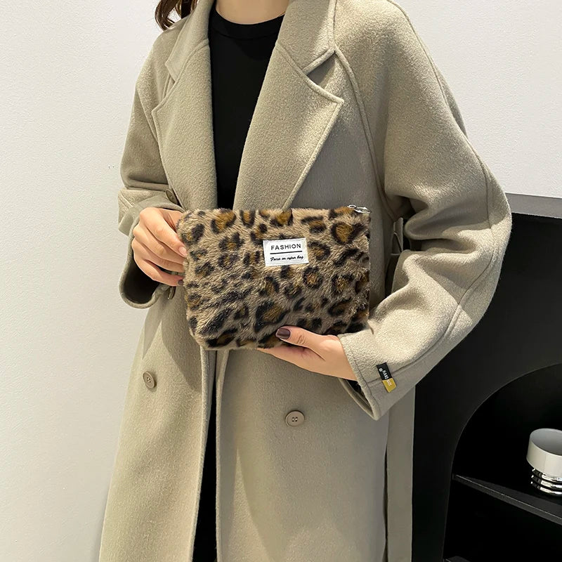 Leopard Print Retro Makeup Bag | Large Capacity Cosmetic Bag & Fashion Portable Storage Bag (Travel Toiletry Bag) Luxegan
