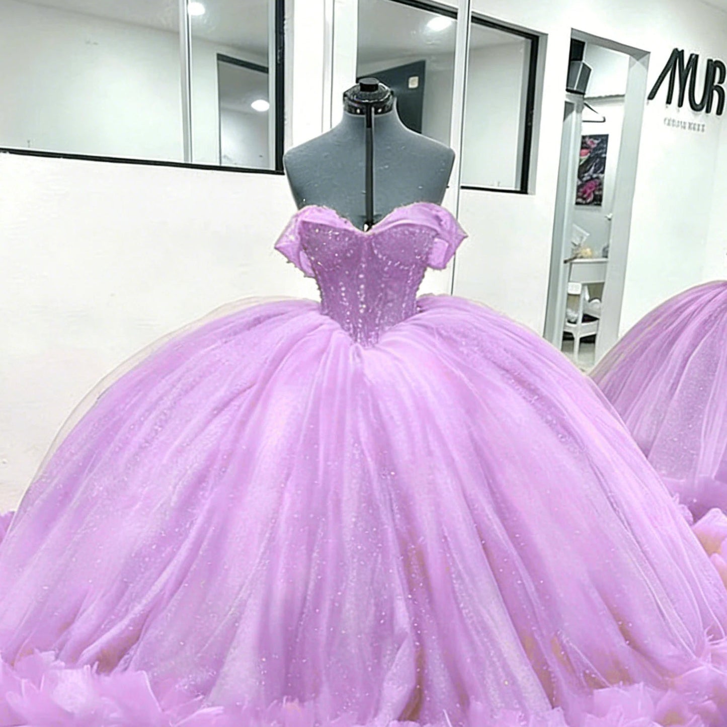 Exquisite Princess Sweetheart Quinceañera Ball Gown | Elegant Off-The-Shoulder Floral Applique Dress for Girls | Vintage Pleated Tulle Floor-Length Gala Gown | Custom Made Lace-Up Vestidos De 15 Quinceanera Luxegan