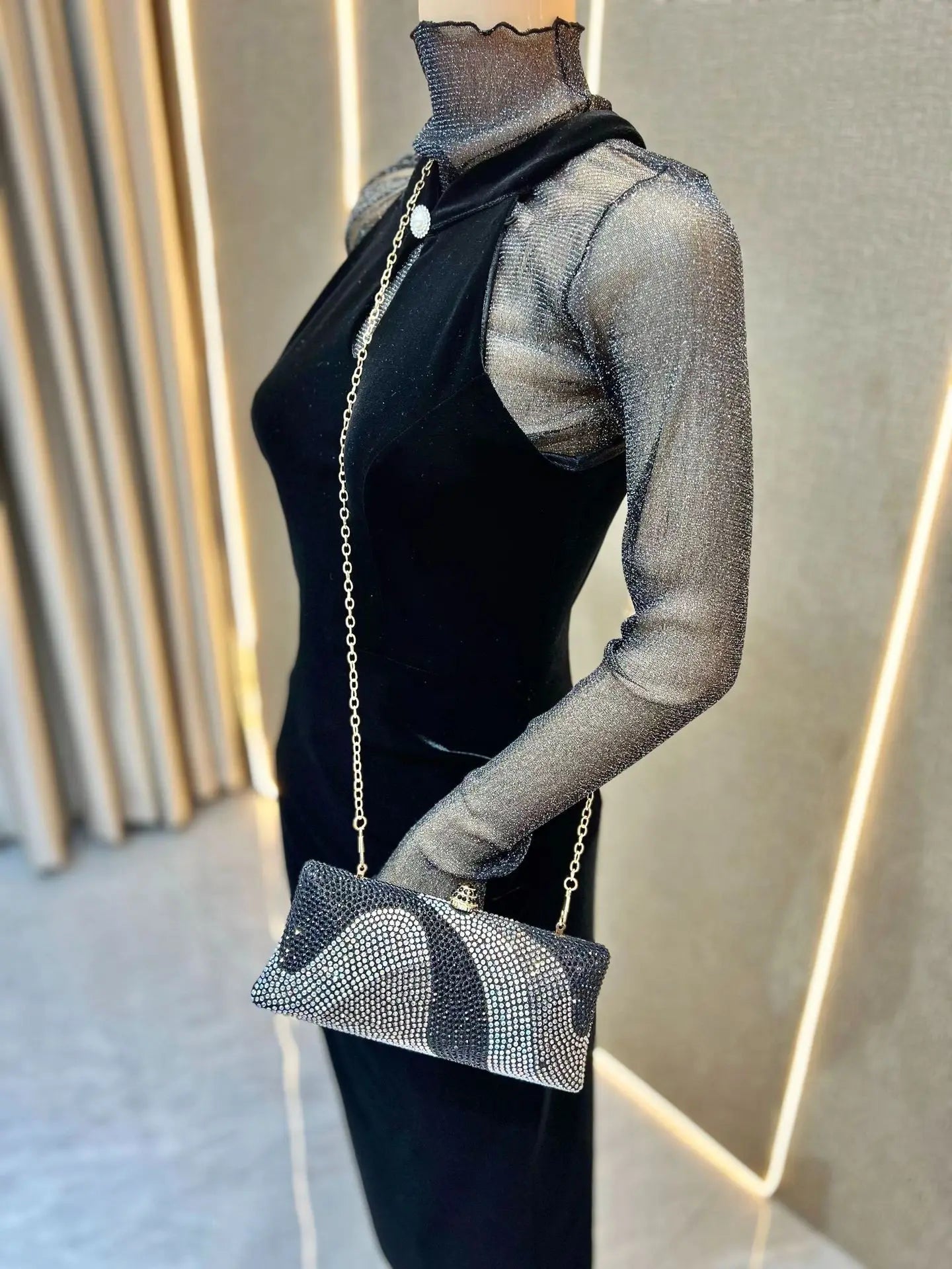 Fashion Trendy Rhinestone Evening Bag | Shiny Glitter Party Clutch & Phone Holder | Large Capacity Women’s Baguette Handbag | Glamorous Sparkling Purse for Party & Daily Use Luxegan