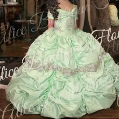 Retro Princess Lace Taffeta Flower Girl Dress | Vintage Beaded Pageant Gown | Sleeveless O-Neck First Communion Ball Gown with Bow and Ruffles Luxegan